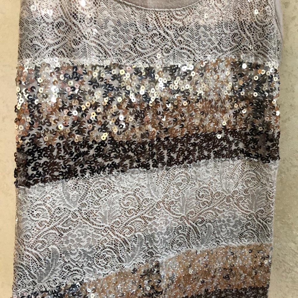 Express Tank Top - Picture 2 of 3